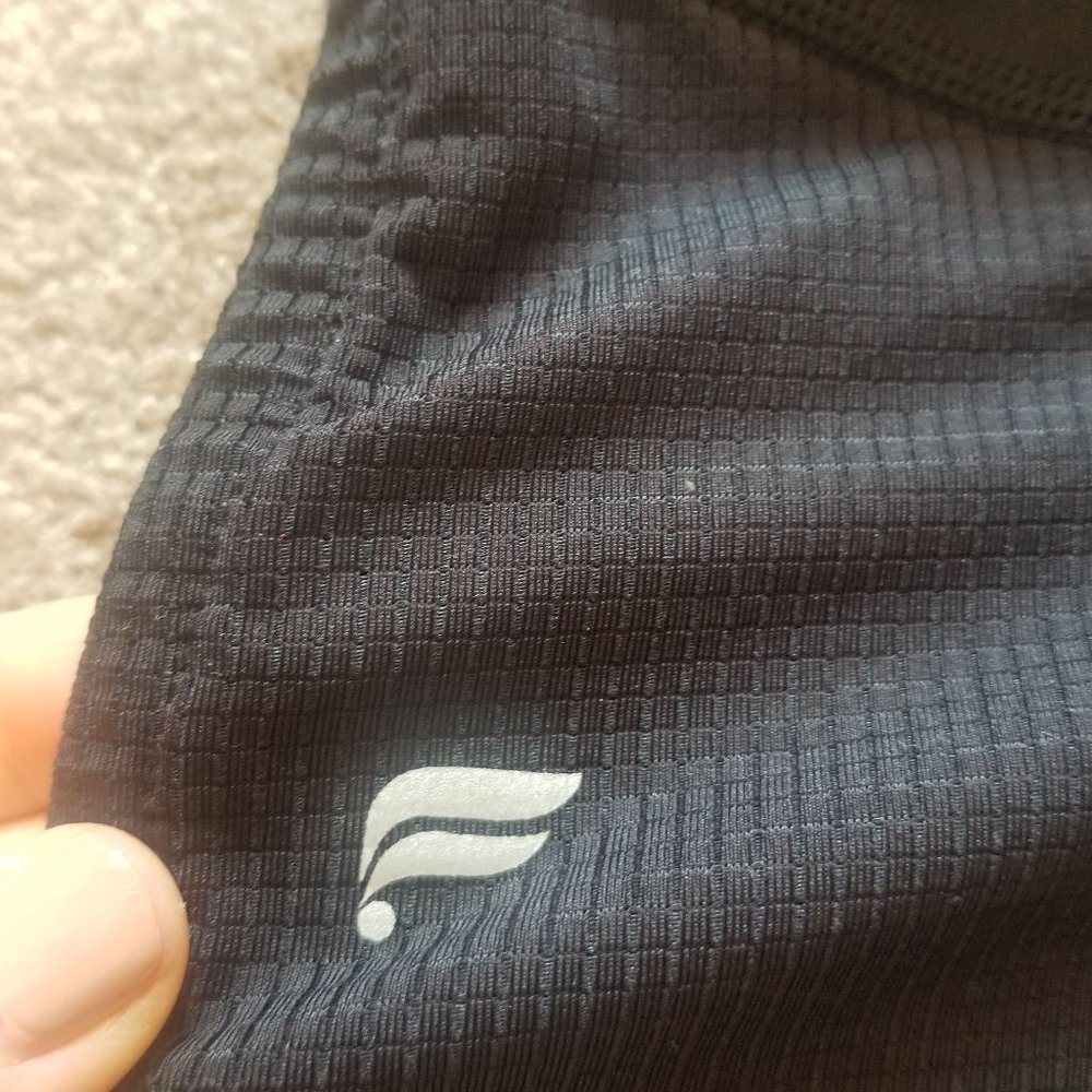 Fabletics crop top - Picture 3 of 4